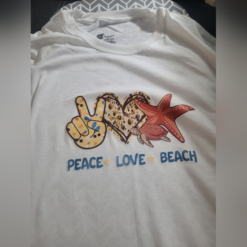 Gildan White Short Sleeve Tee Casual Graphic